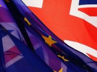 Brexit Anlaşması Kuzey İrlanda ile İngiltere Arasında Duvar Örecek