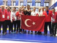 Milli Güreşçi Taha Akgül'den Altın Madalya