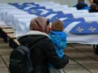 Bosna'daki Savaşta Öldürülen 12 Sivil Boşnak 27 Yıl Sonra Toprağa Verildi