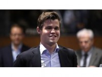 Magnus Carlsen Satranç Tarihine Geçti