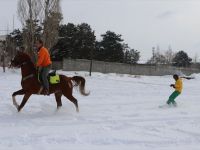 Kayakçıların 'Atlı Board' Keyfi