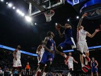 Anadolu Efes, Olympiakos'u Yendi