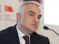 Bakan Ersoy: 'Öngörümüz Turizm Sezonu Mayıs Sonuna Ertelenecek'
