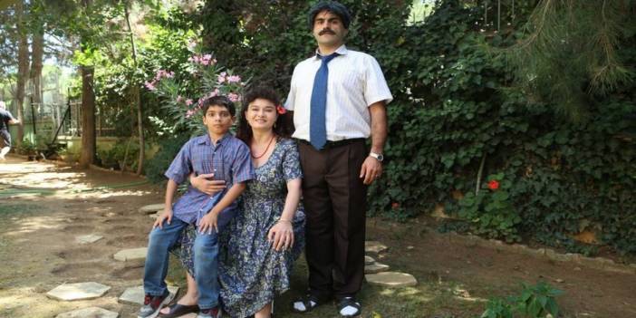 Selçuk Aydemir'in Nurgül Yeşilçay'lı "Mahalleden Arkadaşlar" Filminden Yeni Fragman!
