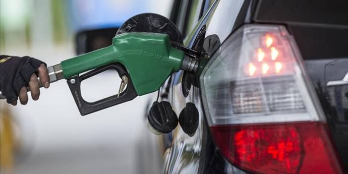 Akaryakıtta Yeni Dönem: Benzine Beklenen İndirim Geldi