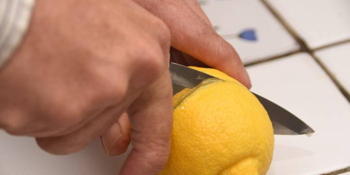 Hep merak edilmiştir: Çaya limon sıkmak doğru mu?