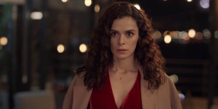 Özge Özpirinçci leopar desenli bikinisiyle olay oldu