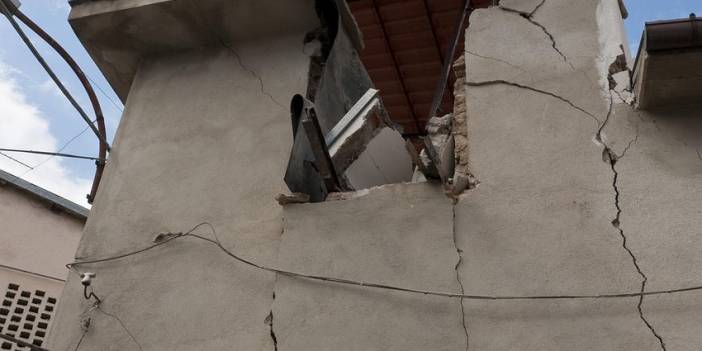 Şirinevler'in çehresi değişiyor! Eski apartmanlar birer birer yıkılıyor