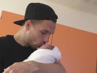 Podolski 2. kez baba oldu