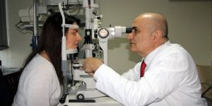 Dikkat! Havuzda serinlemek isterken, göz enfeksiyonu kapmayın!
