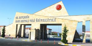 NEÜ’de 15 akademisyen açığa alındı