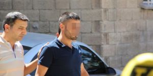 Eşini ve çocuğunu rehin alıp ateş açtı