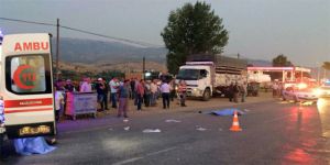 Manisa'da işçi taşıyan iki araç çarpıştı! 1 ölü, 26 yaralı