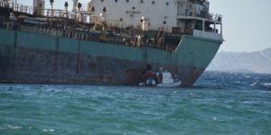 İzmir, Aliağa’da tanker karaya oturdu