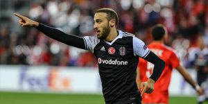 Cenk Tosun Ibrahimovic'le yarışıyor