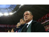 Terim Milli Takımda Kendini Aştı