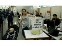 Yurt Dışında 609 Bin Seçmen Oy Kullandı