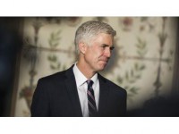 Trump'ın Yüksek Mahkeme Adayı Gorsuch'a Komiteden Onay