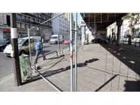 Paris'te Sığınmacılara 'Tel Çit Engeli'