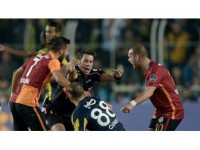 Fırat Aydınus'un Bu Sezonki İlk Derbisi