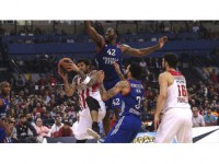 Yunanistan'da Zafer Anadolu Efes'in