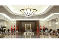 Başbakan Yıldırım Koltuğunu 5. Sınıf Öğrencisi Keçe'ye Bıraktı