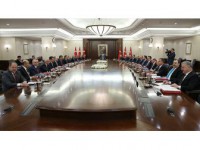 Yıldırım, Bakan Ve Eşleriyle Yemekte Bir Araya Gelecek