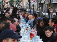 Almanya Köln'de Bin 500 Kişilik İftar