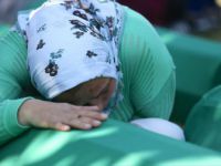 Srebrenitsa Soykırımının 71 Kurbanı Daha Toprağa Verildi