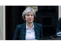 Theresa May'in Koltuğu Sallanıyor