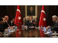 Başbakan Yardımcısı Çavuşoğlu: Türkiye Sivillerin Zarar Görmemesi İçin Azami Dikkat Göstermekte