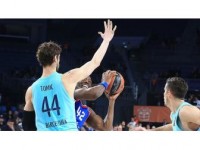 Anadolu Efes 23. Kez Sahadan Yenilgiyle Ayrıldı