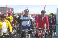 Kalp Sağlığına Dikkati Çekmek İçin Pedal Çevirdiler