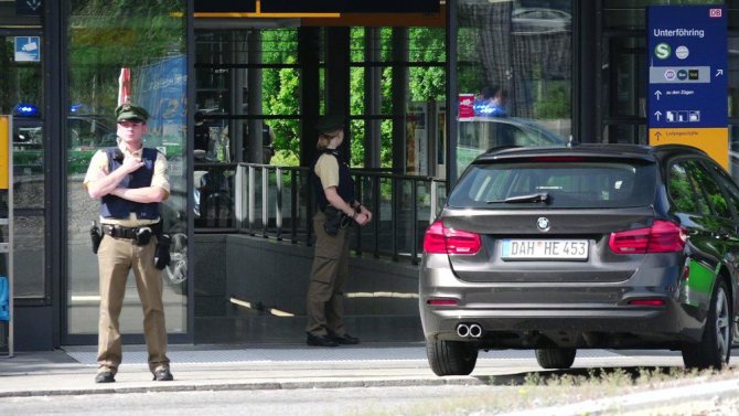 Münihte tren istasyonunda silahlı saldırı: 4 yaralı Münihte tren istasyonunda silahlı saldırı: 4 yaralı