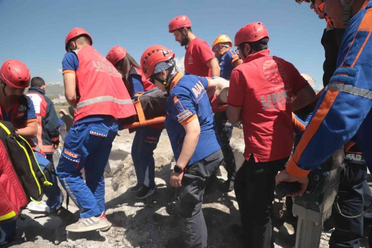 Ardahan’da Gerçeği Aratmayan Deprem Tatbikatı