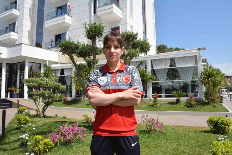 Şaziye Erdoğan’dan, Avrupa Halter Şampiyonası’nda 3 Altın Madalya!