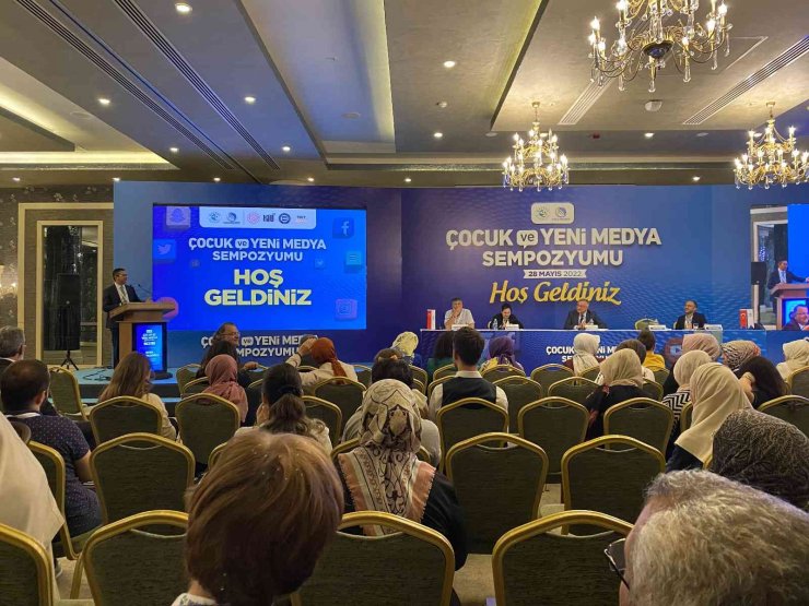 Beykoz’da “çocuk Ve Yeni Medya Sempozyumu” Gerçekleştirildi