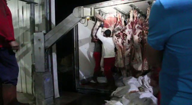 Et Yüklü Kamyonda 4 Kilo 956 Gram Esrar Yakalandı