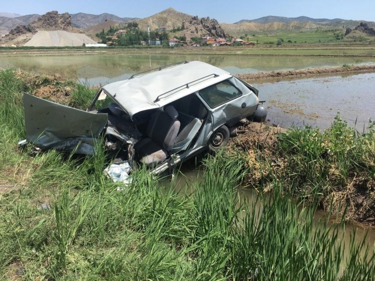 Otomobiller Çarpıştı: 1’i Ağır 5 Yaralı
