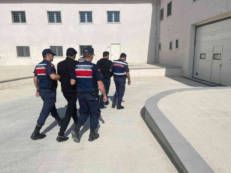 Mezarlık Kapılarını Çalan Şüpheliler Tutuklandı