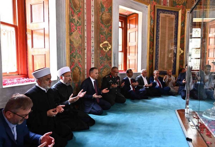 Fatih Sultan Mehmet Han Kabri Başında Anıldı