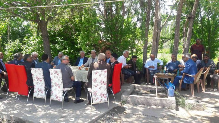 Iğdır’da Kanaat Önderleri Husumetli Aileleri Barıştırdı