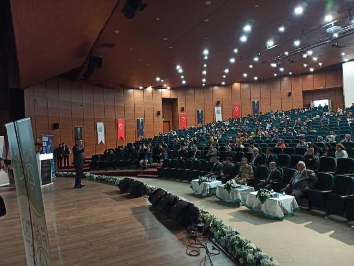 Kars’ta Uyuşturucuyla Mücadele Semineri