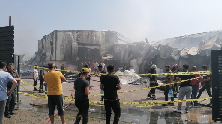 Kocaeli’de Plastik Fabrikasında Çıkan Yangın Kontrol Altına Alındı