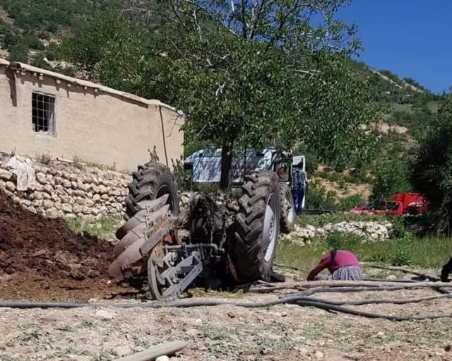 Traktörün Altında Kalan Sürücü Öldü