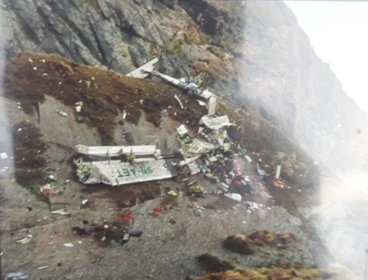 Nepal’de Kaybolan Uçağın Enkazı Bulundu