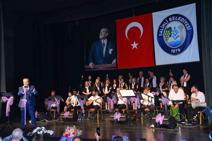 Salihli’de ‘yurdumun Türküleri’ Konserine Büyük İlgi