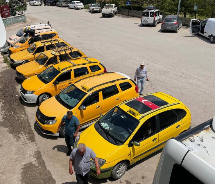 Korsandan Bıkan Taksiciler Kontak Kapattı