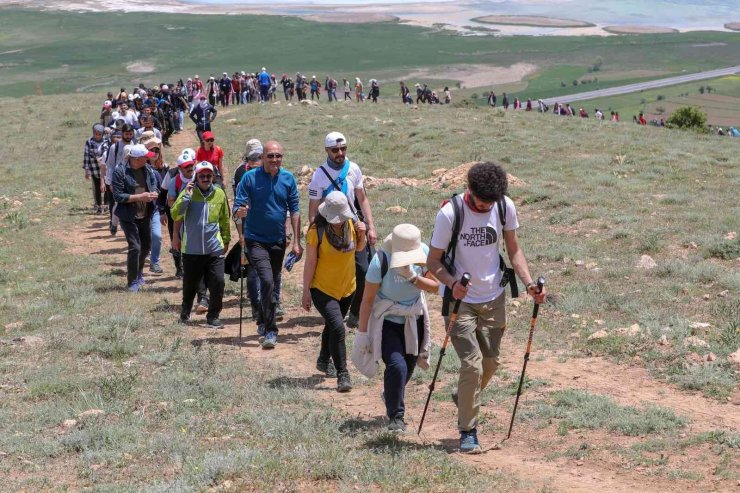 İpekyolu Belediyesinden Doğa Yürüyüşü