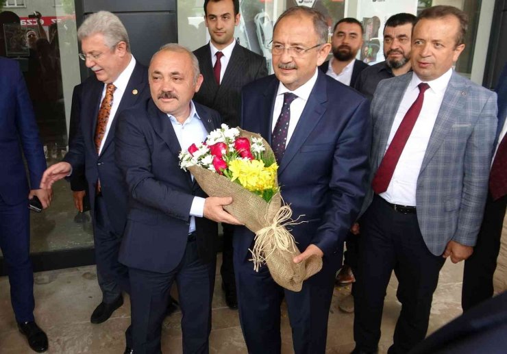 Ak Parti Genel Başkan Yardımcısı Mehmet Özhaseki: